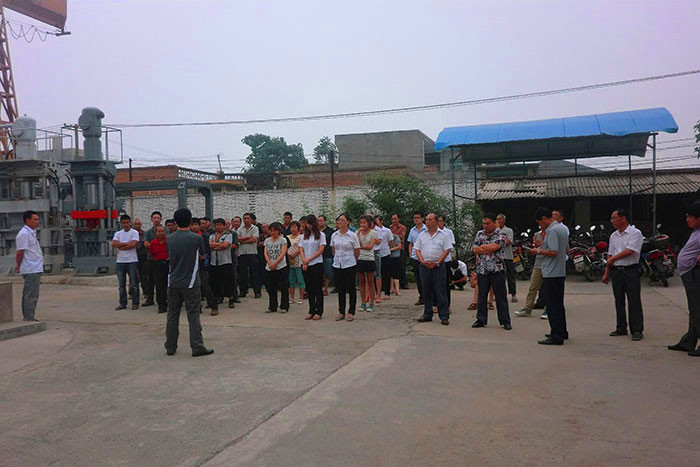 杜甫機械召開質(zhì)量服務管理大會